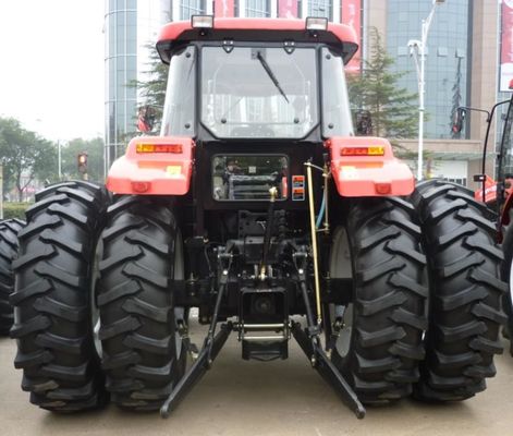 4개 휠과 YTO X1804 2200r/Min 180 에이치피 농업 농업용 트랙터